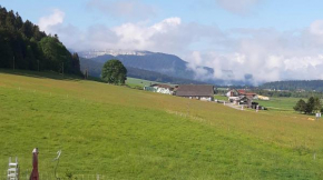 Bel appartement avec vue sur le Creux du Van